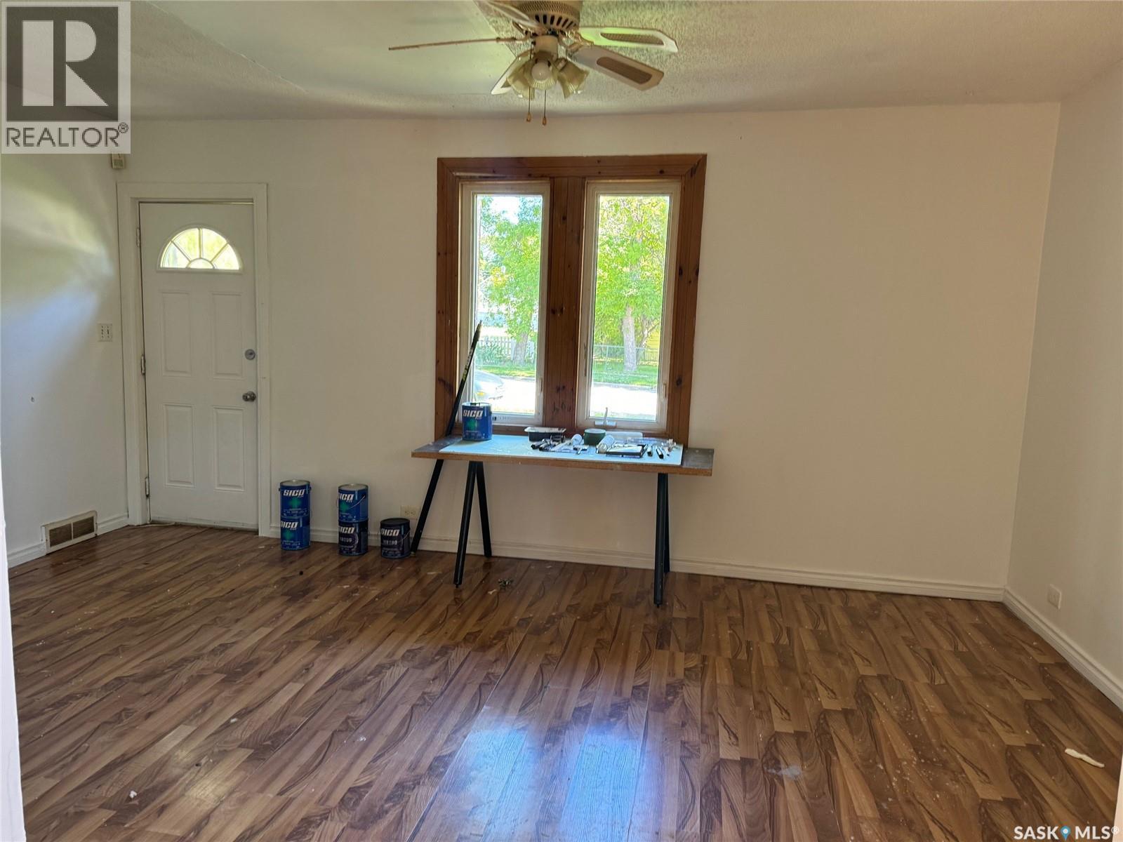 123 Windsor Avenue N Property Photo 7