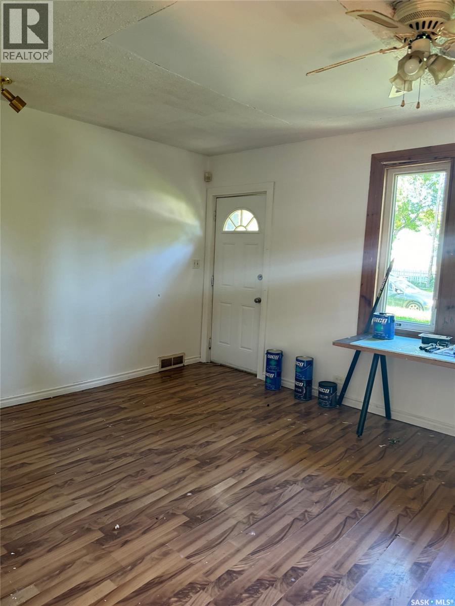 123 Windsor Avenue N Property Photo 8