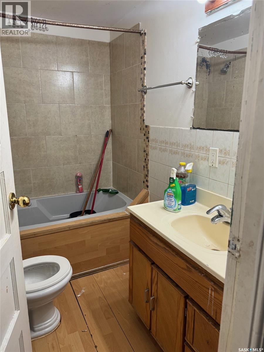 123 Windsor Avenue N Property Photo 11
