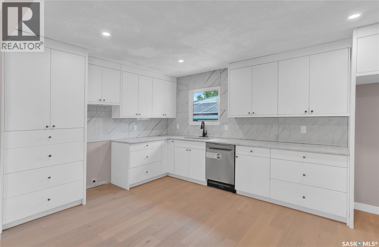1426 Southam Street Property Photo 13