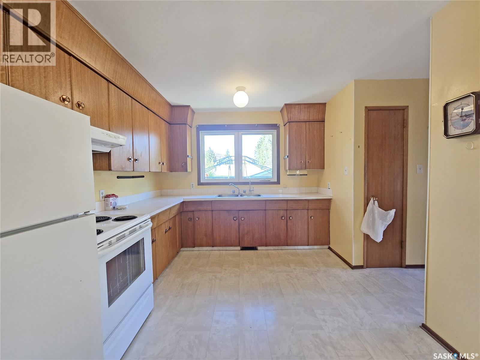 366 Hudson Avenue Property Photo 7