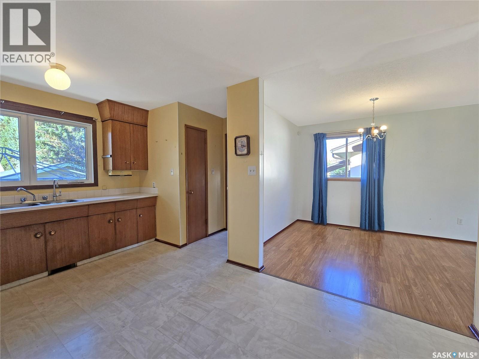 366 Hudson Avenue Property Photo 9