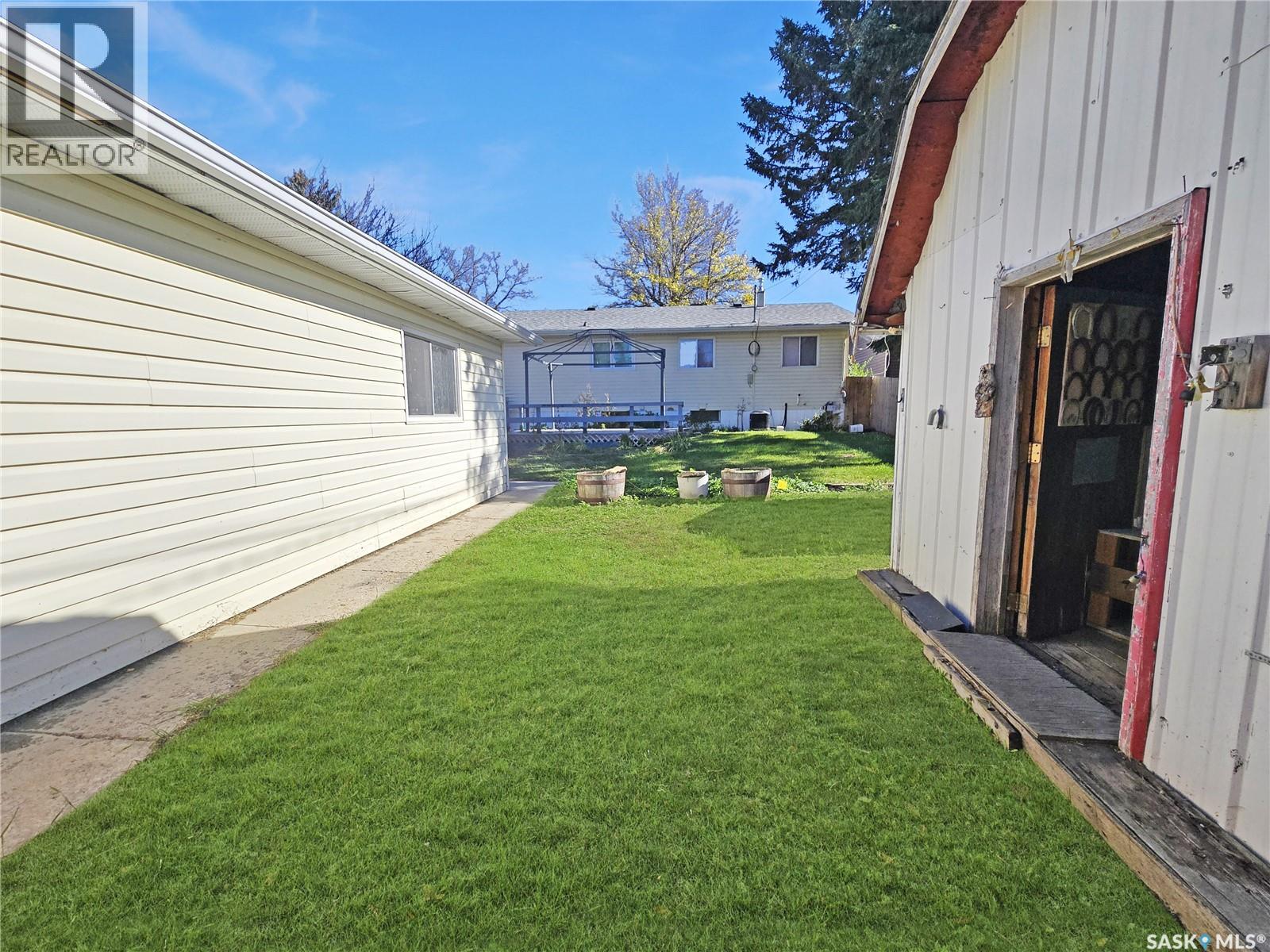 366 Hudson Avenue Property Photo 32