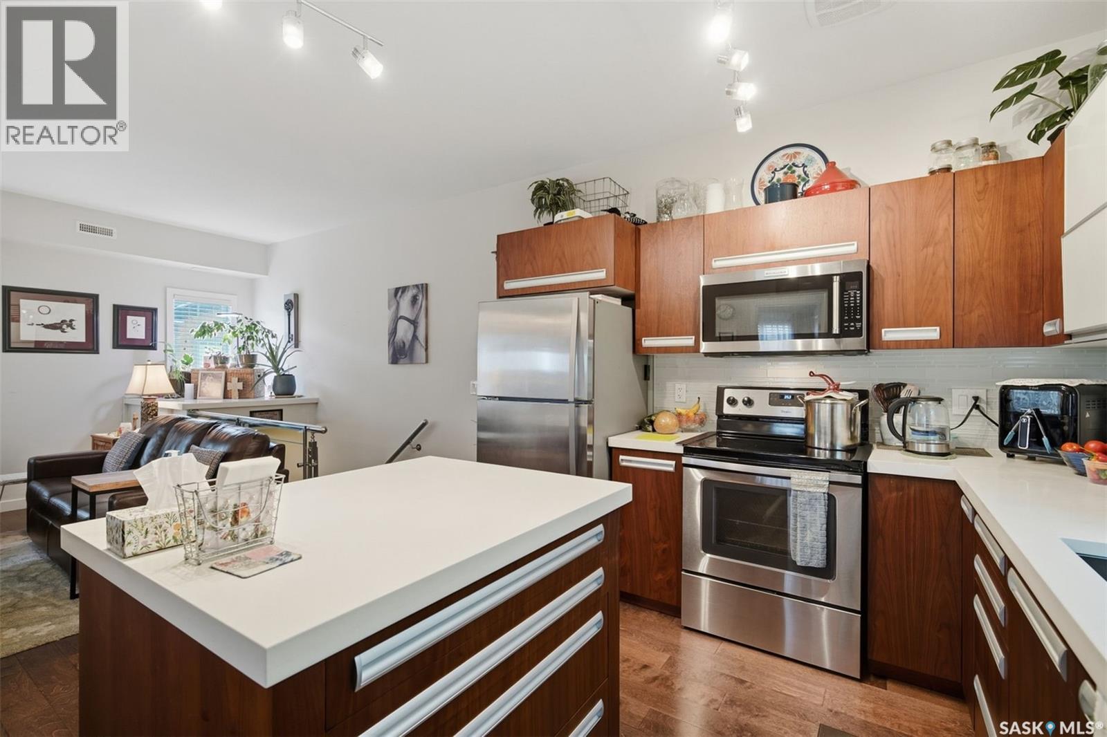 416 2315 Mcclocklin Road Property Photo 11