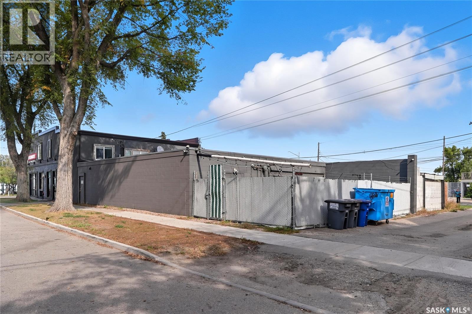 839 20th Street W Property Photo 7