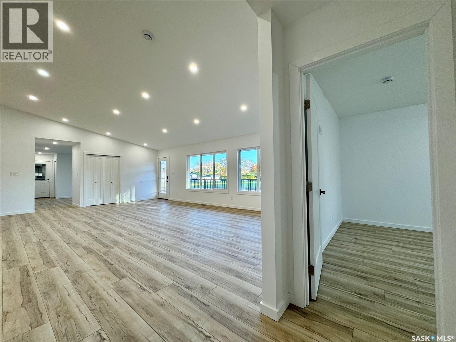 43 Franklin Avenue Property Photo 32