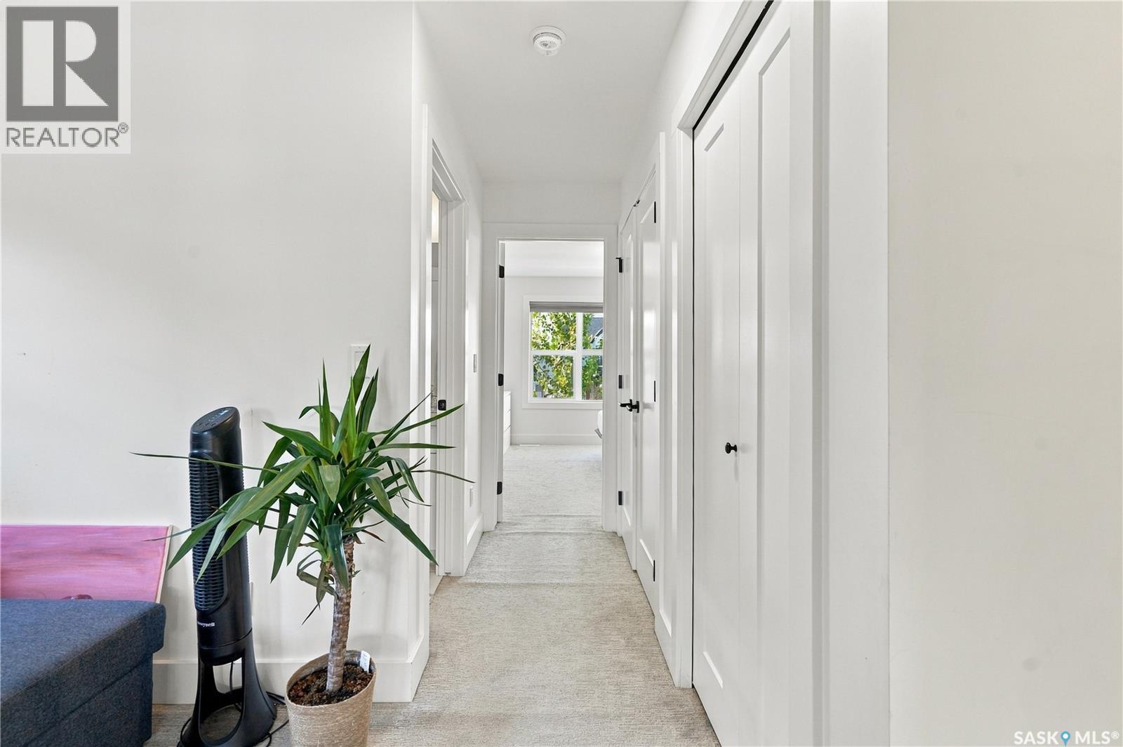 185 Rosewood Boulevard E Property Photo 27