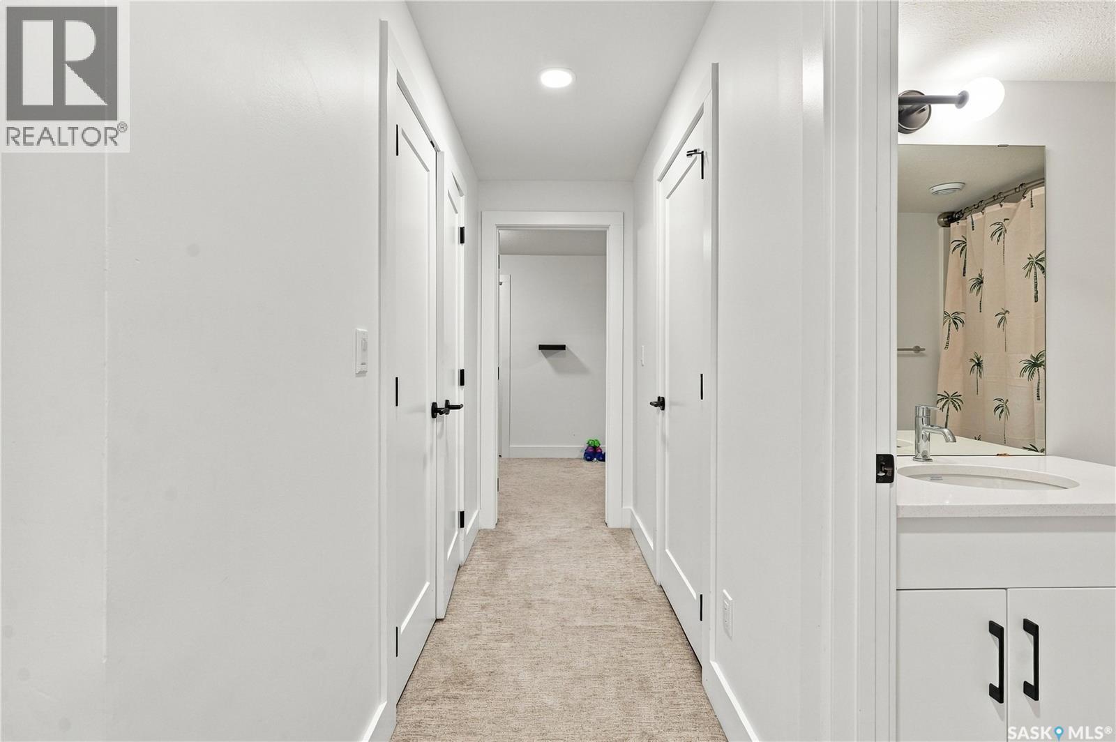 185 Rosewood Boulevard E Property Photo 28