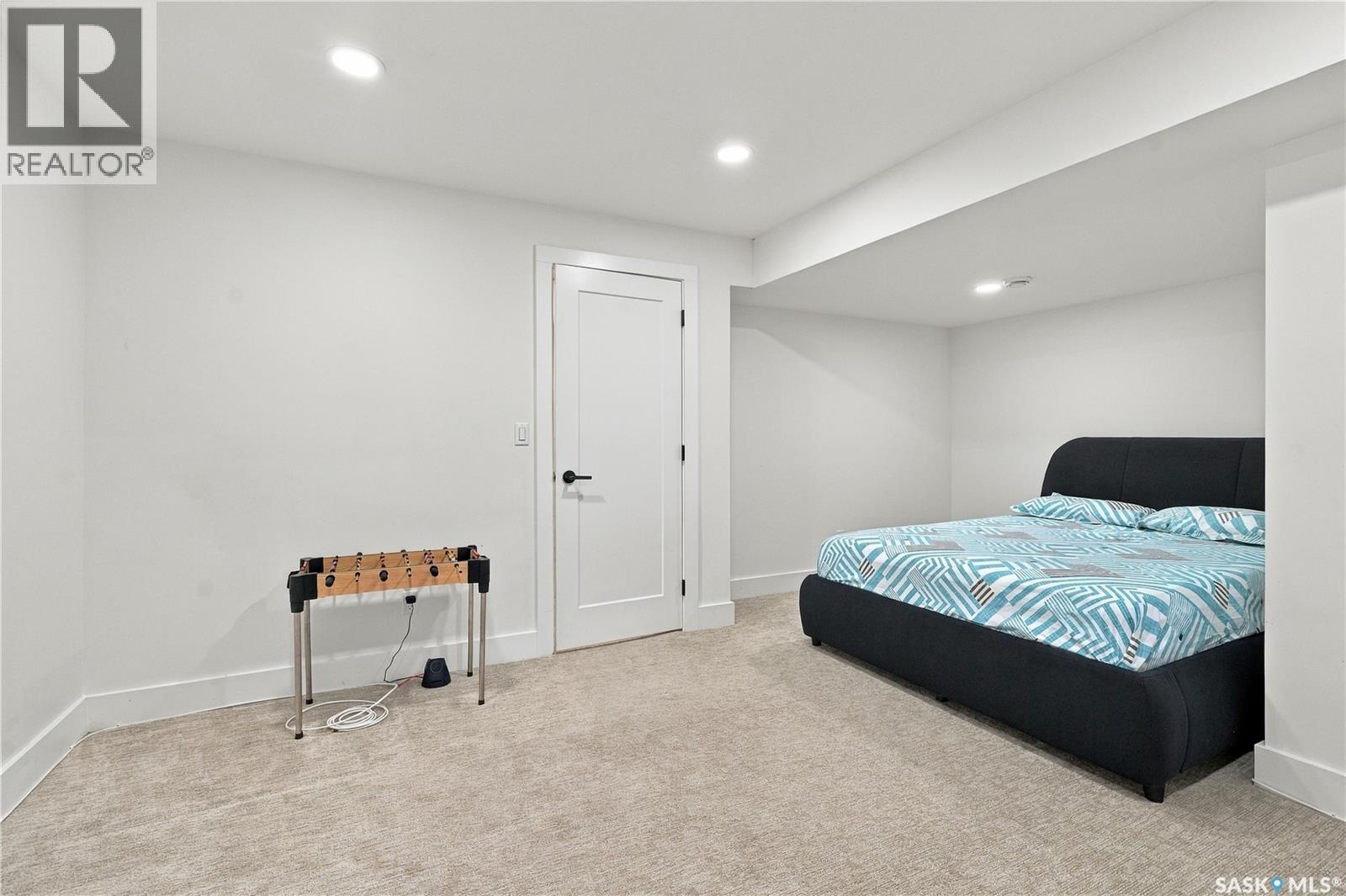 185 Rosewood Boulevard E Property Photo 33