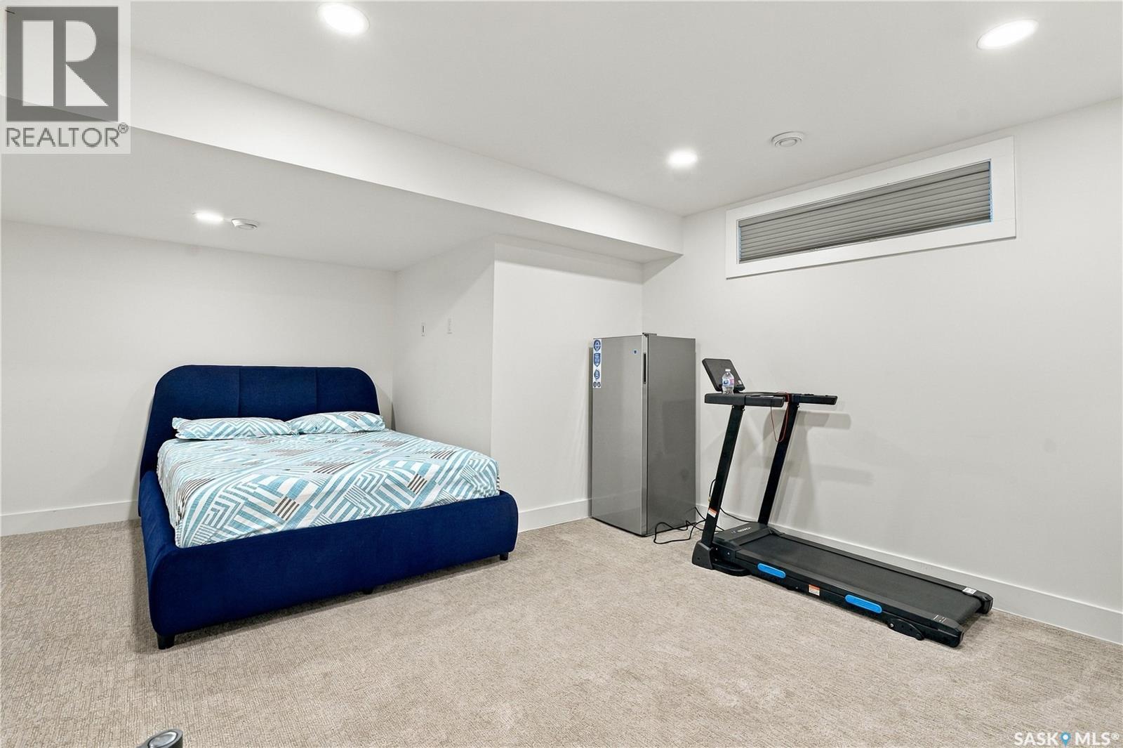 185 Rosewood Boulevard E Property Photo 35