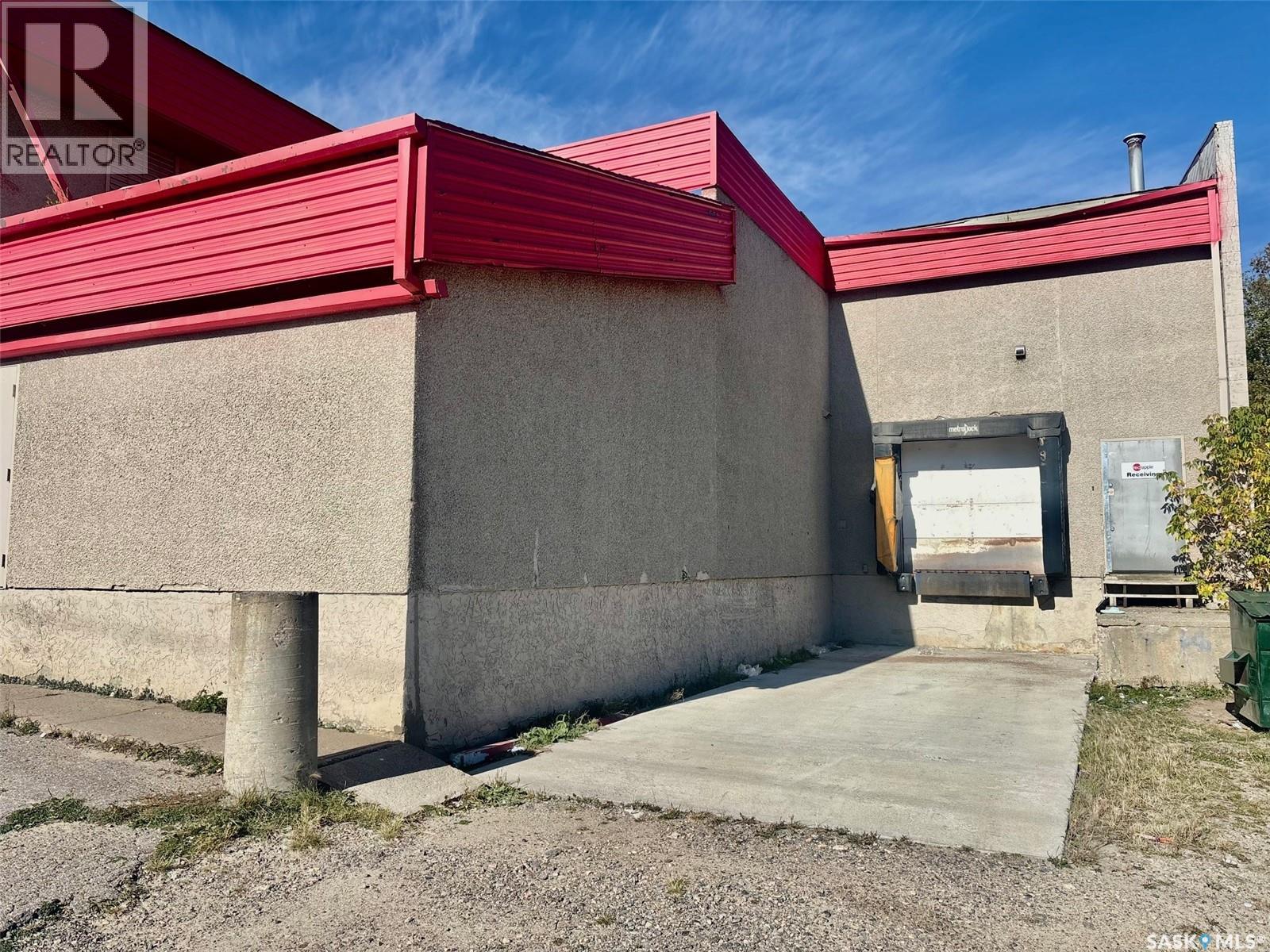 1204 La Ronge Avenue Property Photo 6
