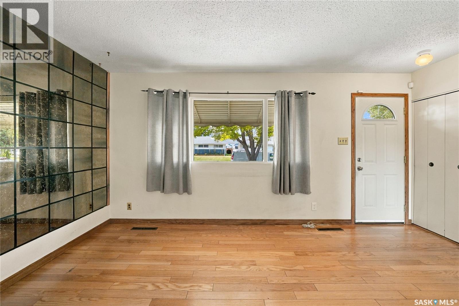 226 U Avenue N Property Photo 2