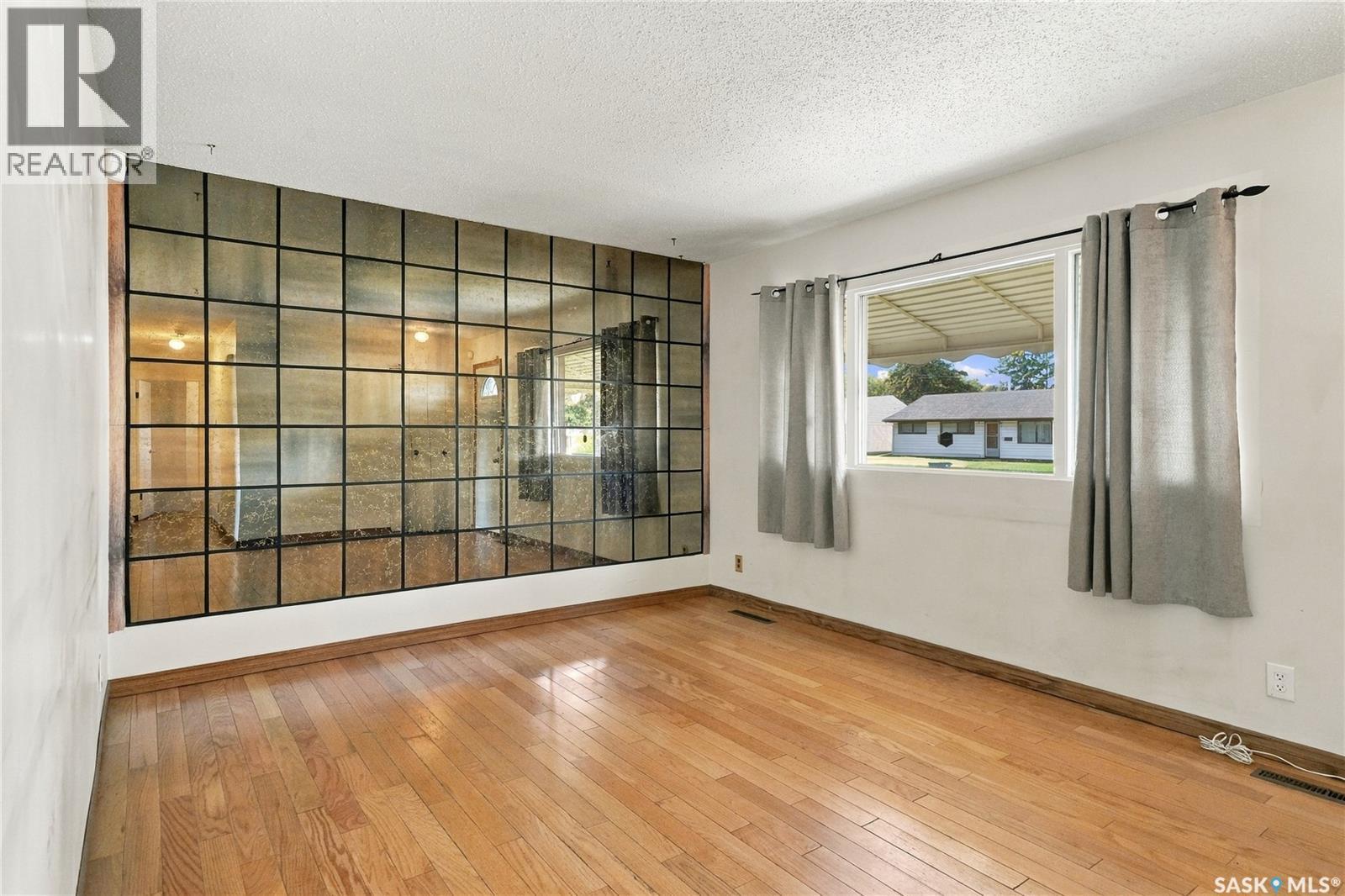 226 U Avenue N Property Photo 3