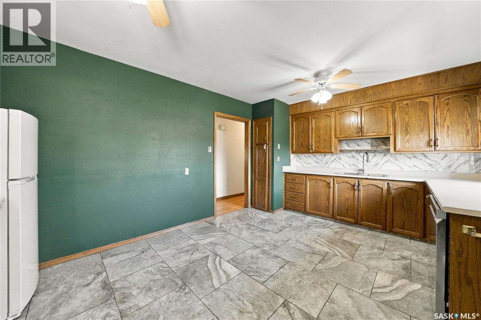 226 U Avenue N Property Photo 8