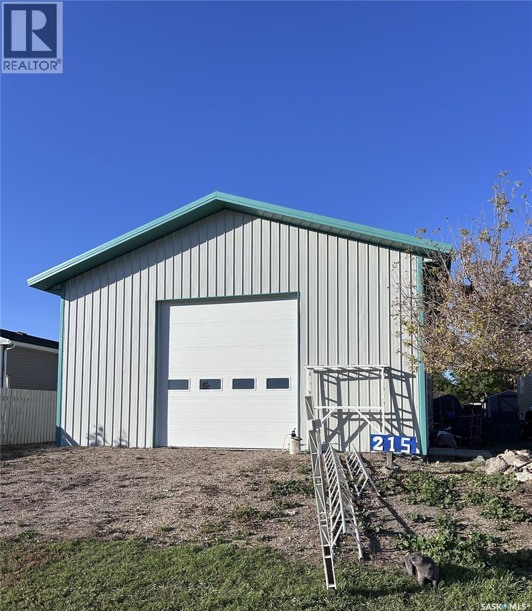 215 1st Street Property Photo 2
