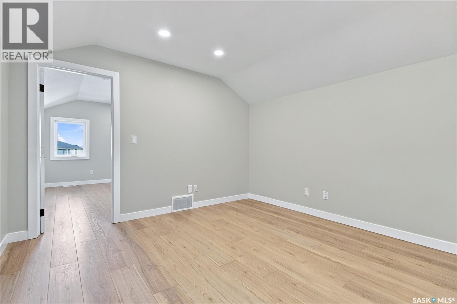 367 Leskiw Bend Property Photo 29