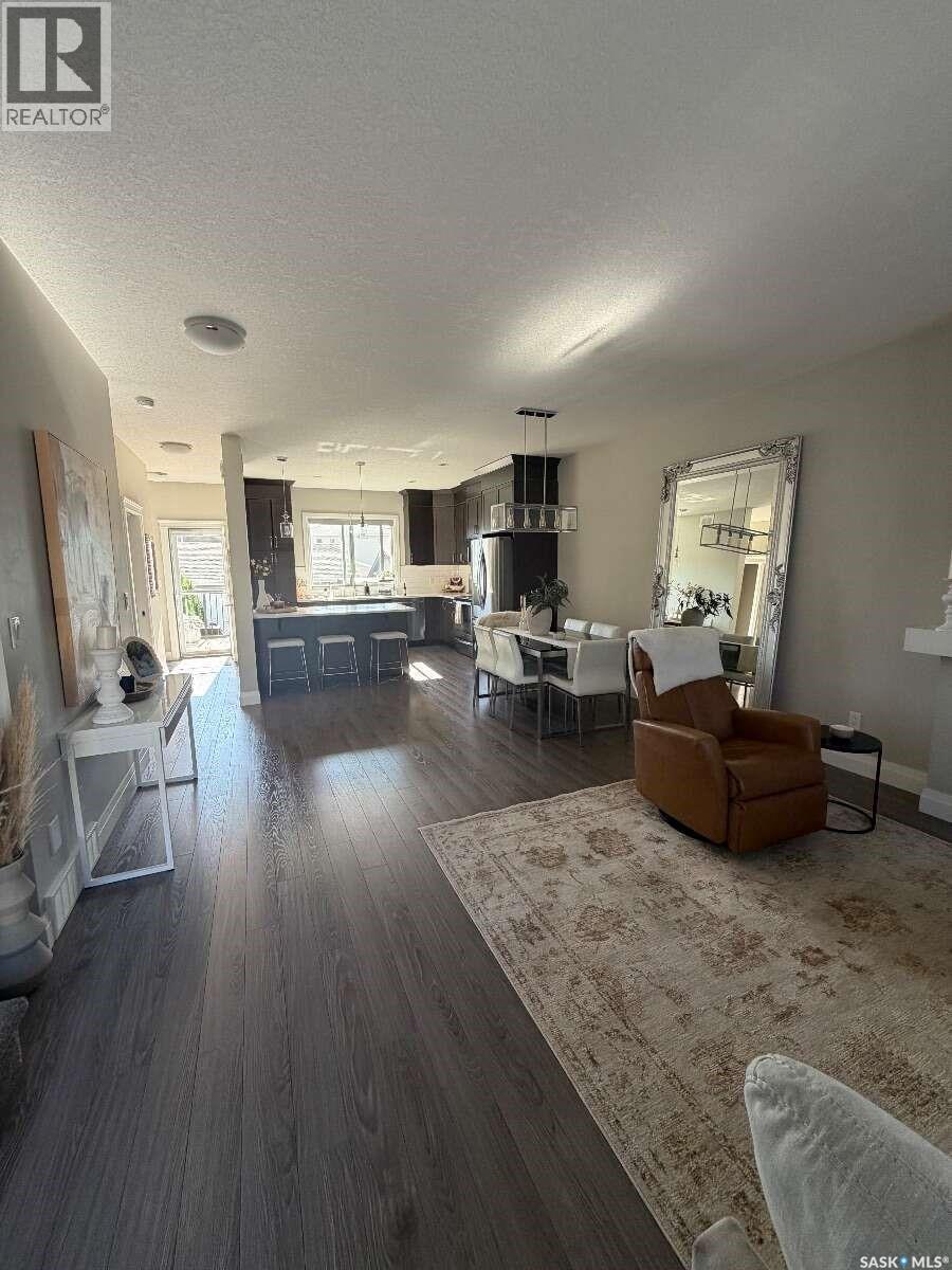 5325 Green Silverberry Drive E Property Photo 7