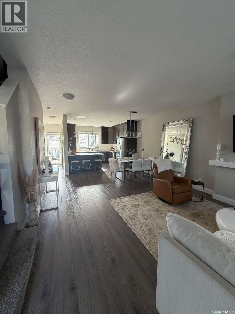 5325 Green Silverberry Drive E Property Photo 10