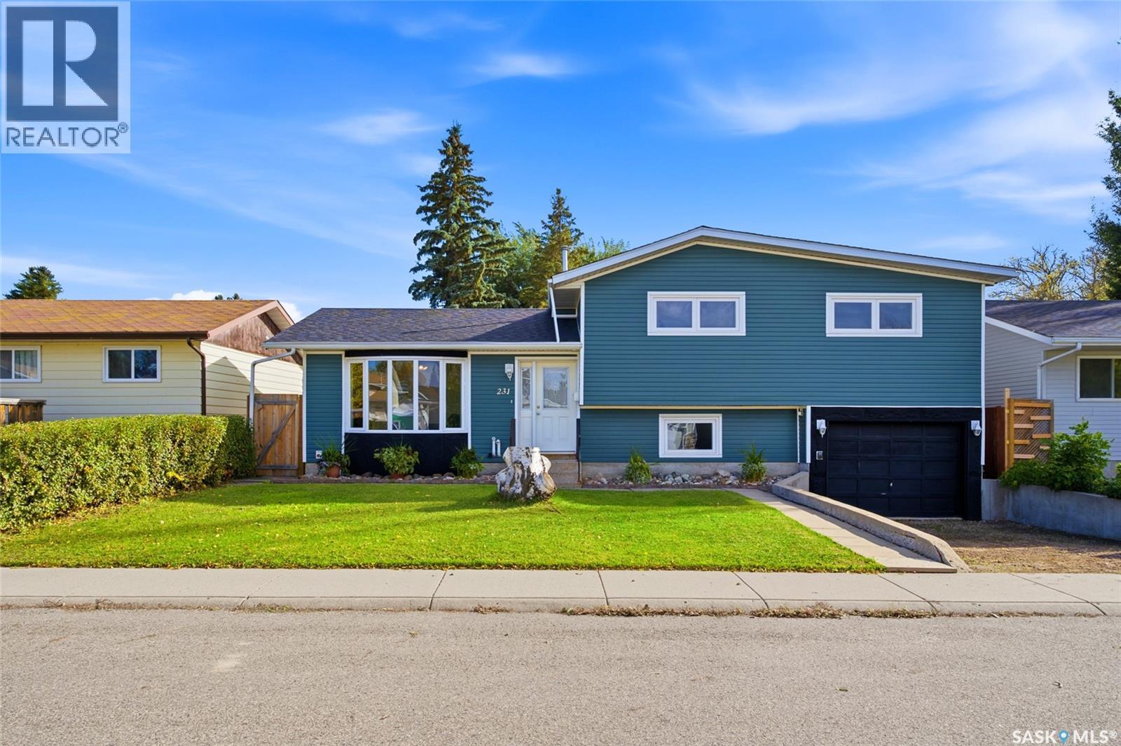 231 Priel CRESCENT Property Photo 1