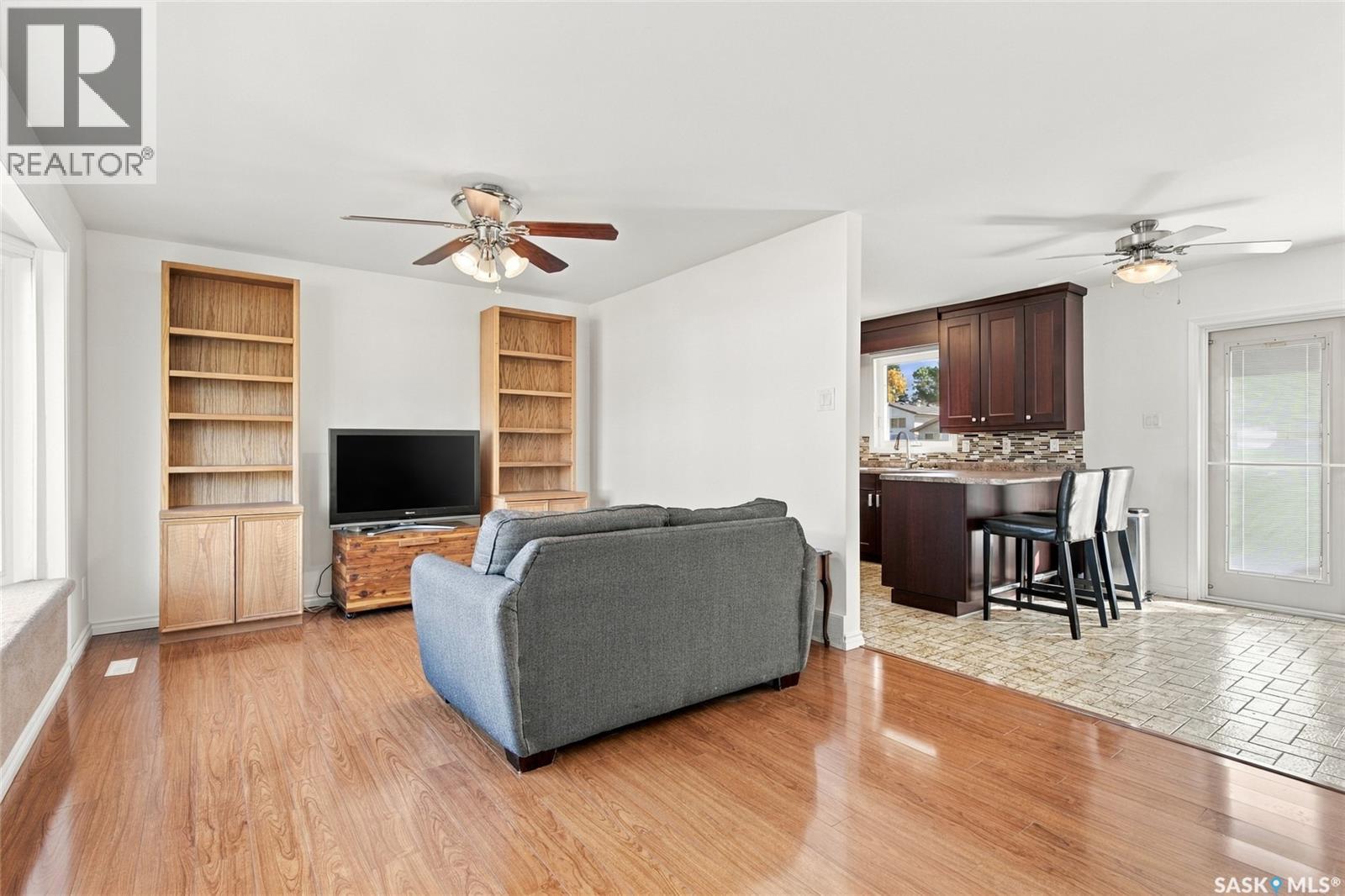 231 Priel Crescent Property Photo 4