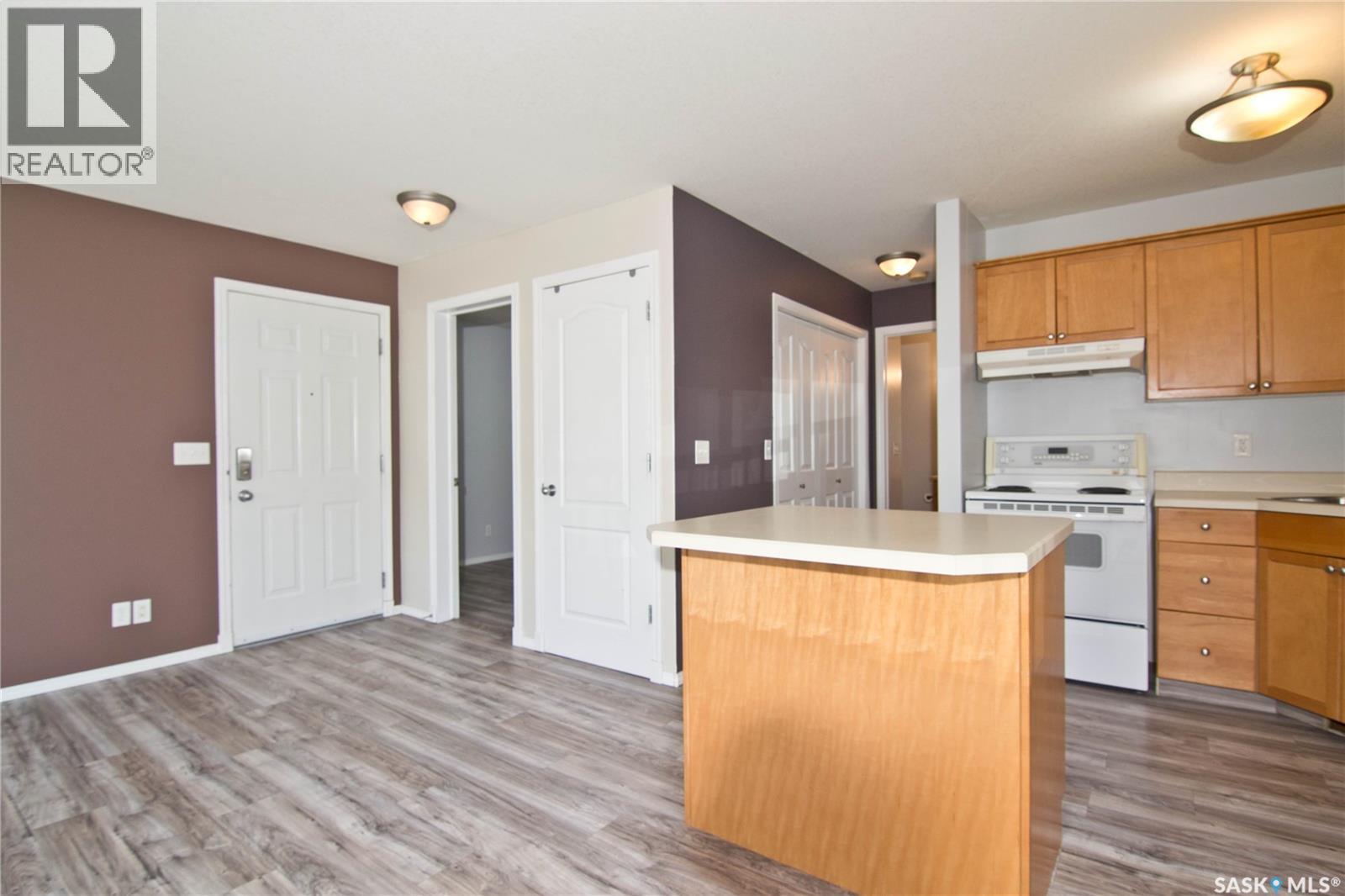 1049 Birchwood Place Property Photo 8