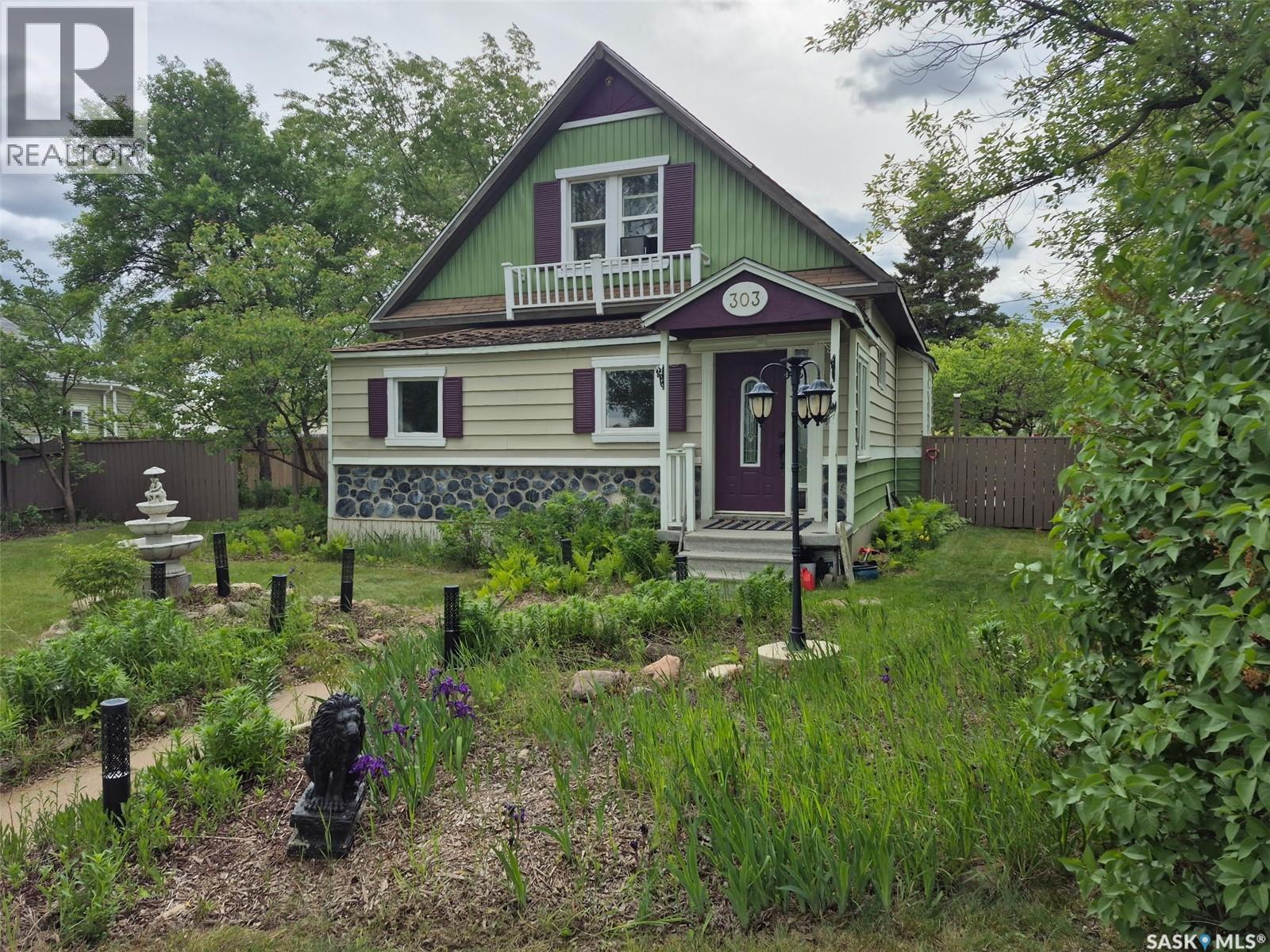303 Edward Street Property Photo 2