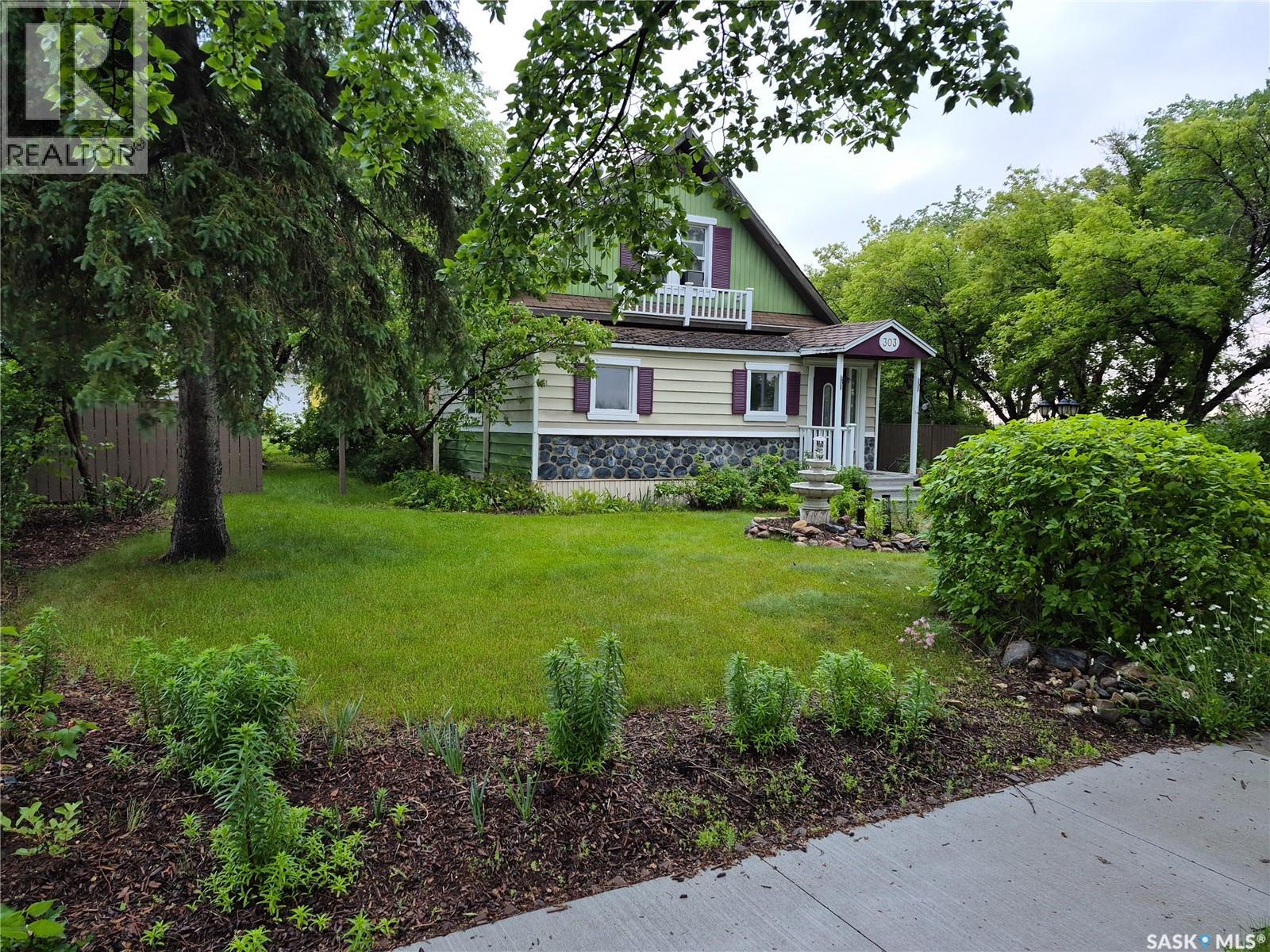 303 Edward Street Property Photo 4