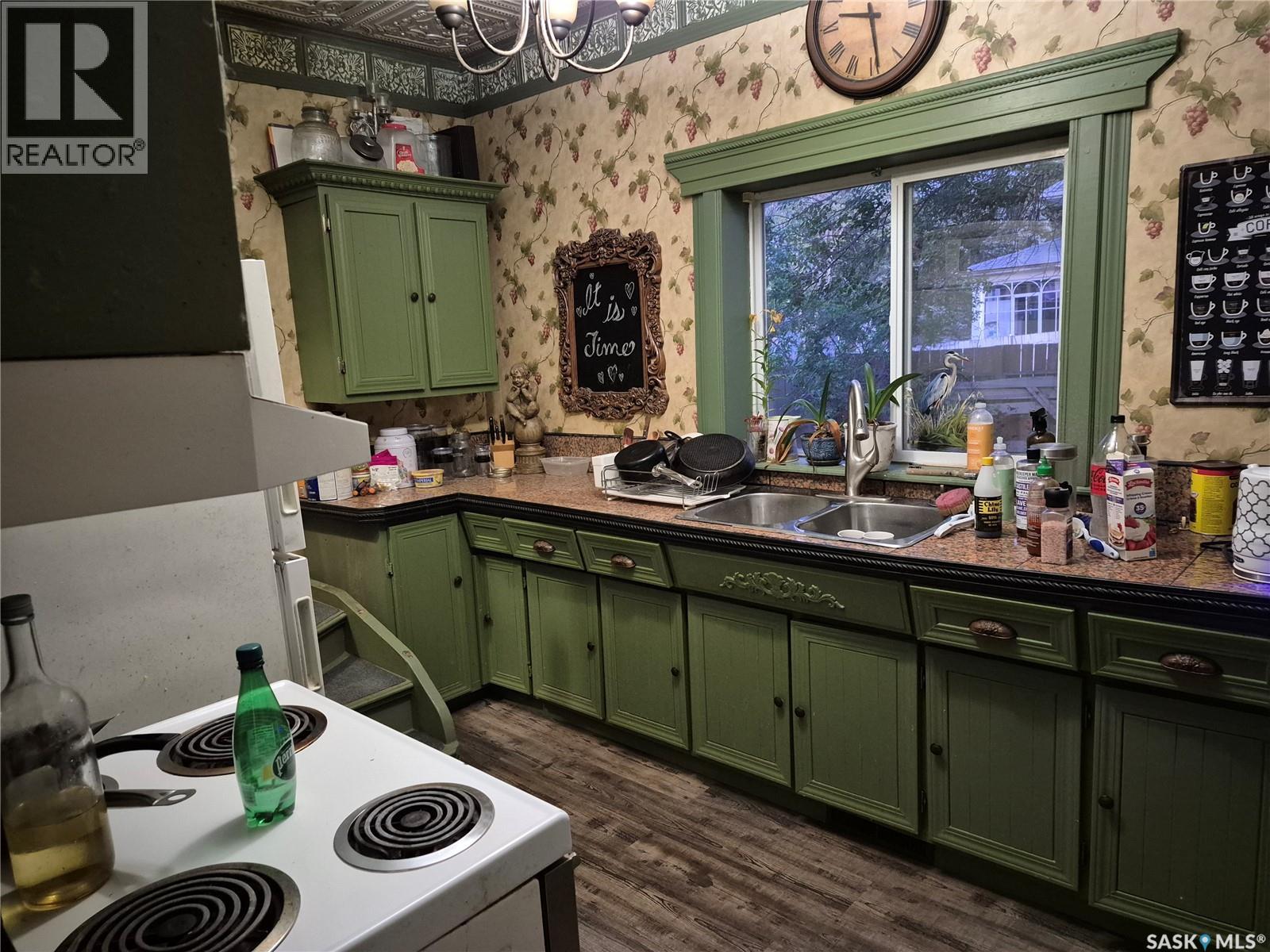 303 Edward Street Property Photo 11