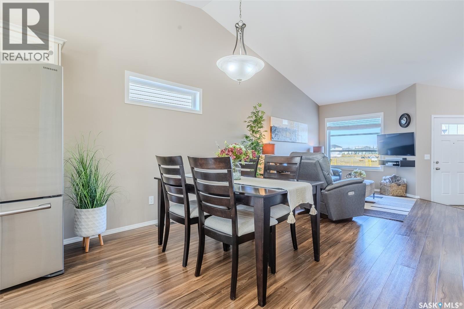 622 Rosewood Boulevard W Property Photo 10