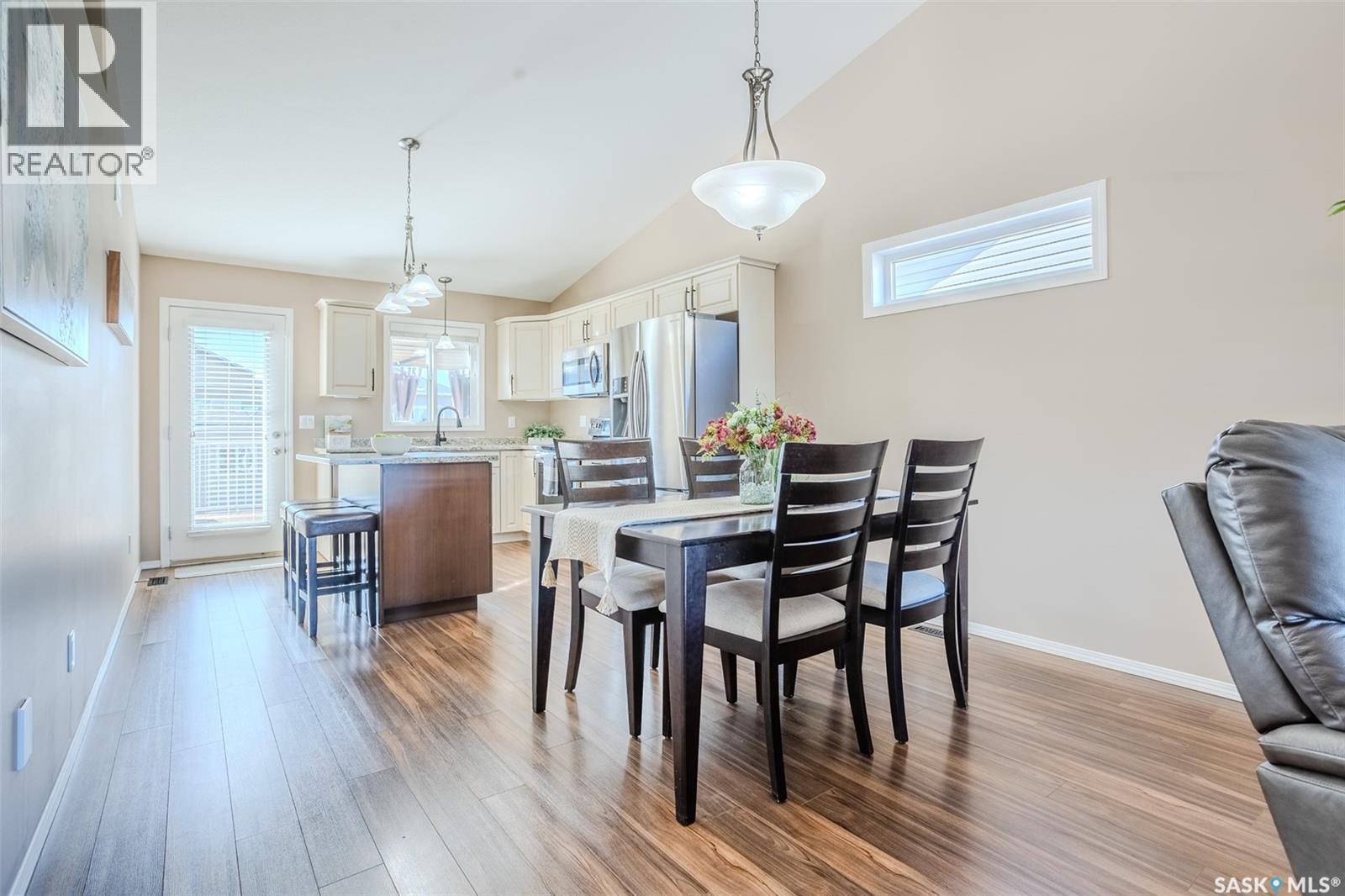 622 Rosewood Boulevard W Property Photo 11