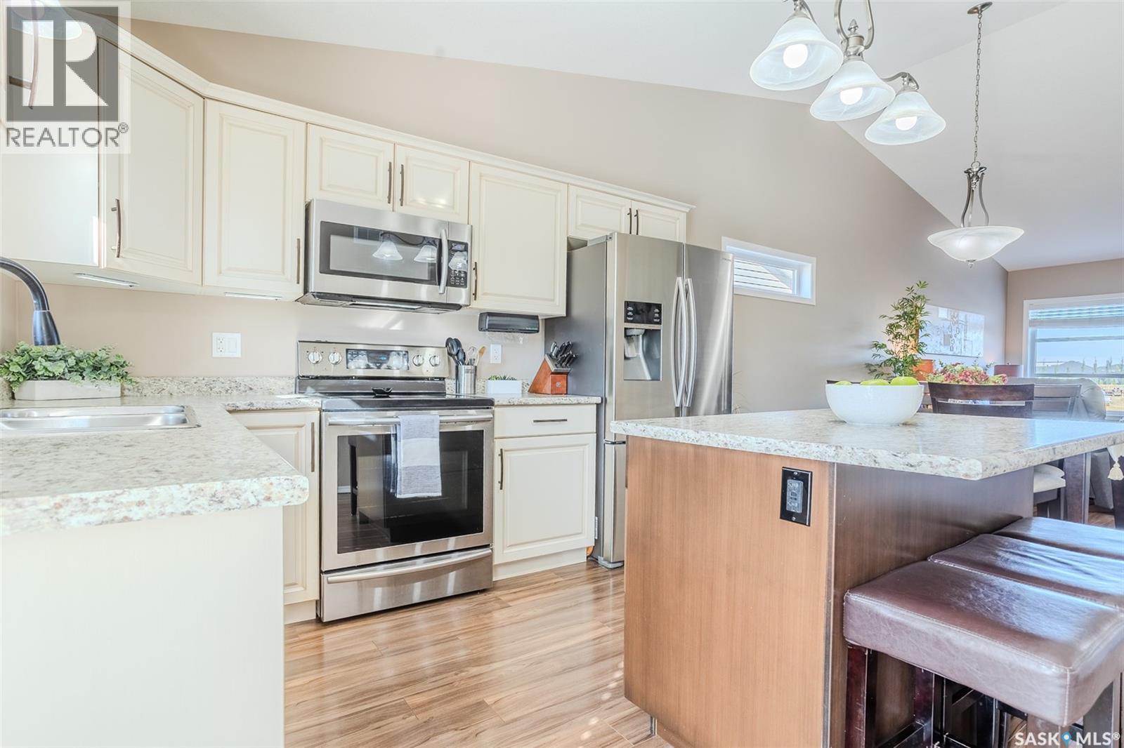 622 Rosewood Boulevard W Property Photo 14