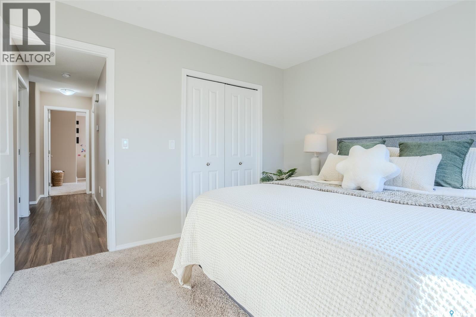 622 Rosewood Boulevard W Property Photo 18
