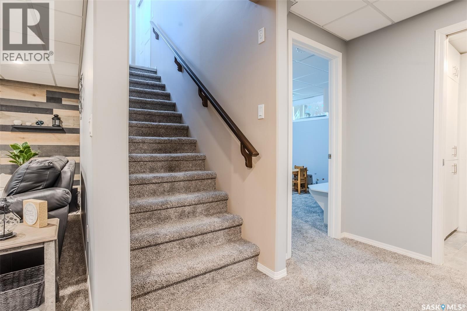 622 Rosewood Boulevard W Property Photo 23