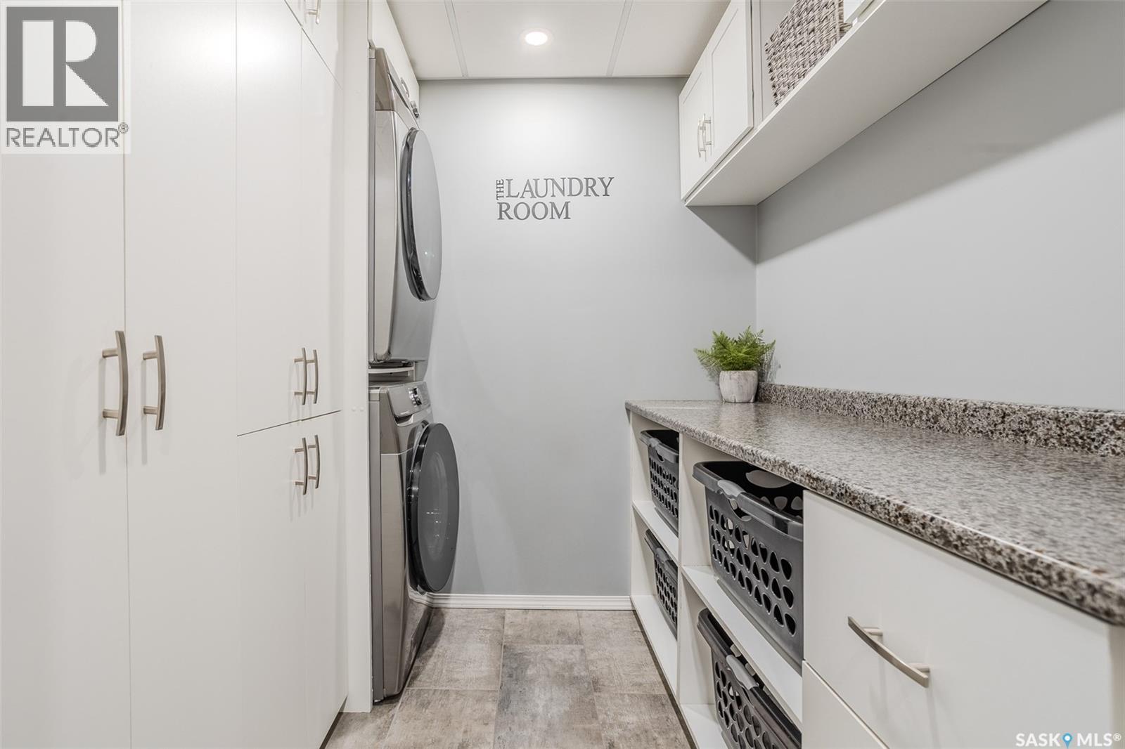 622 Rosewood Boulevard W Property Photo 25