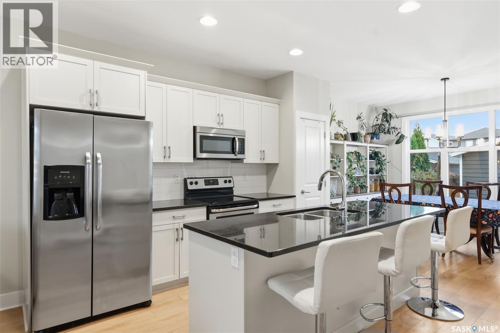 282 Eaton Crescent Property Photo 9