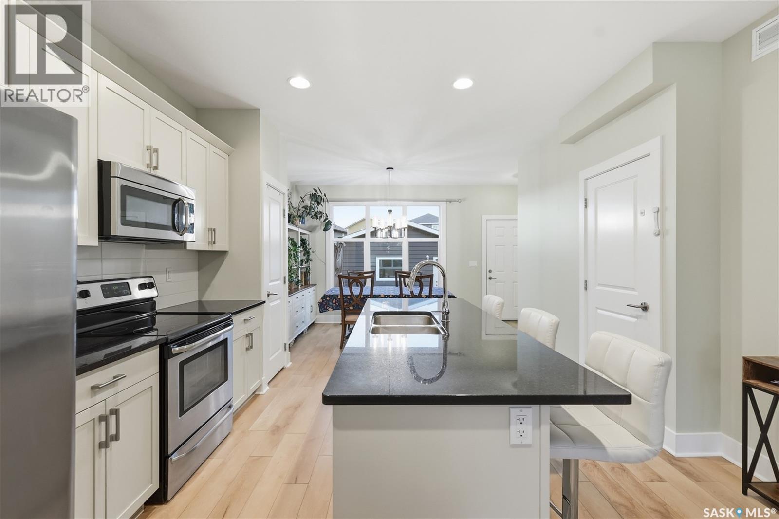 282 Eaton Crescent Property Photo 10