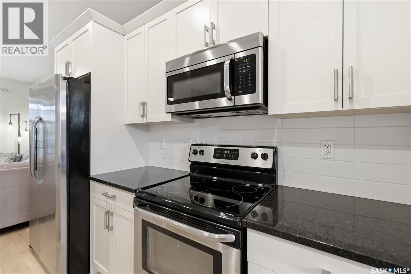 282 Eaton Crescent Property Photo 12