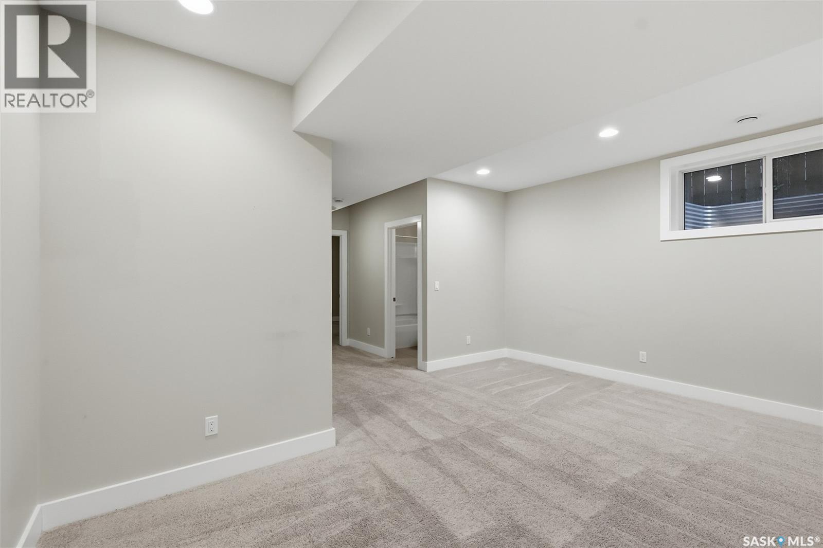 282 Eaton Crescent Property Photo 27