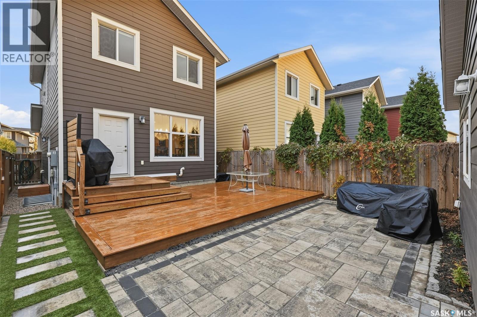 282 Eaton Crescent Property Photo 36