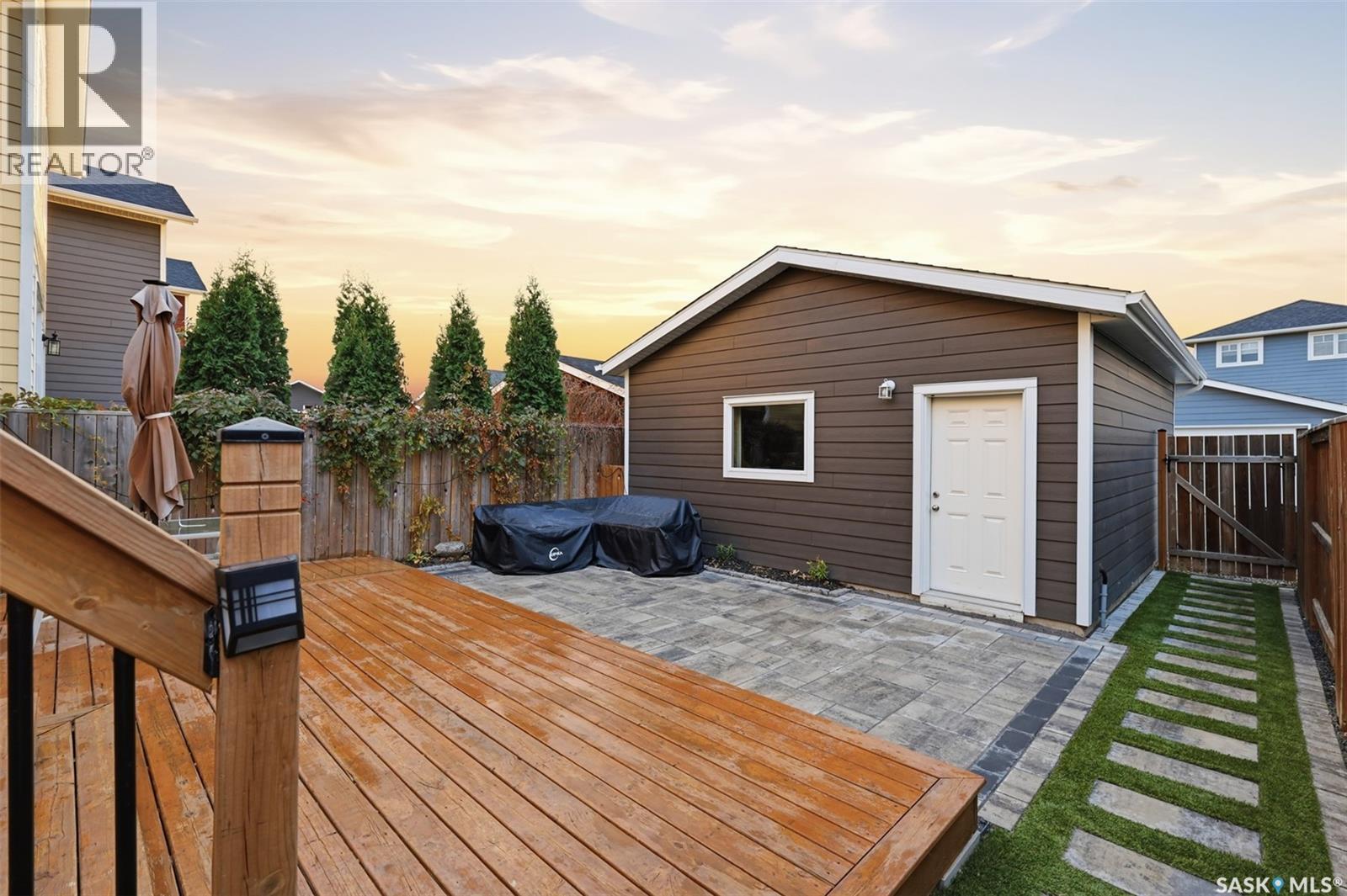 282 Eaton Crescent Property Photo 38