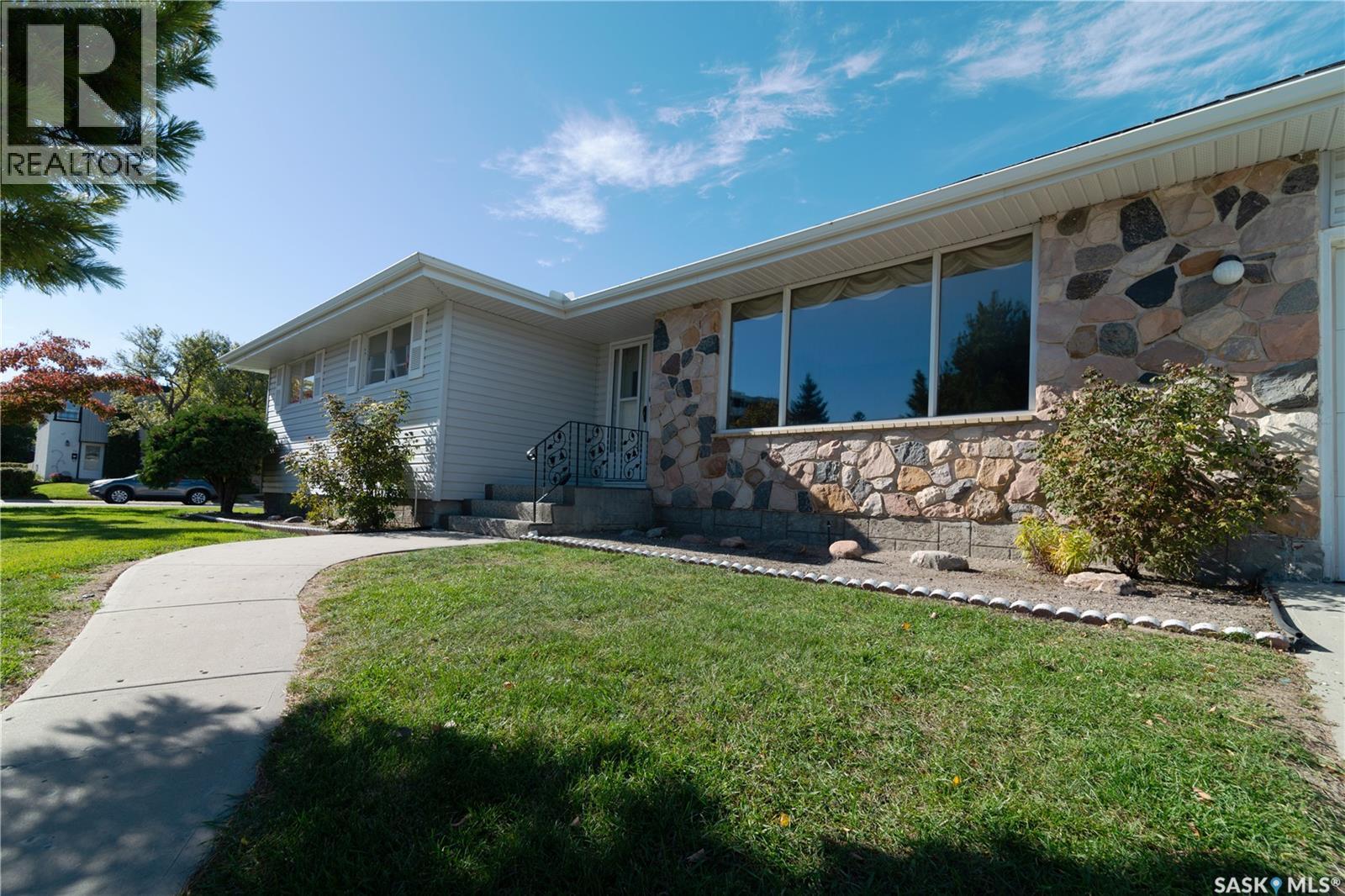 5 Wheaton Crescent Property Photo 1