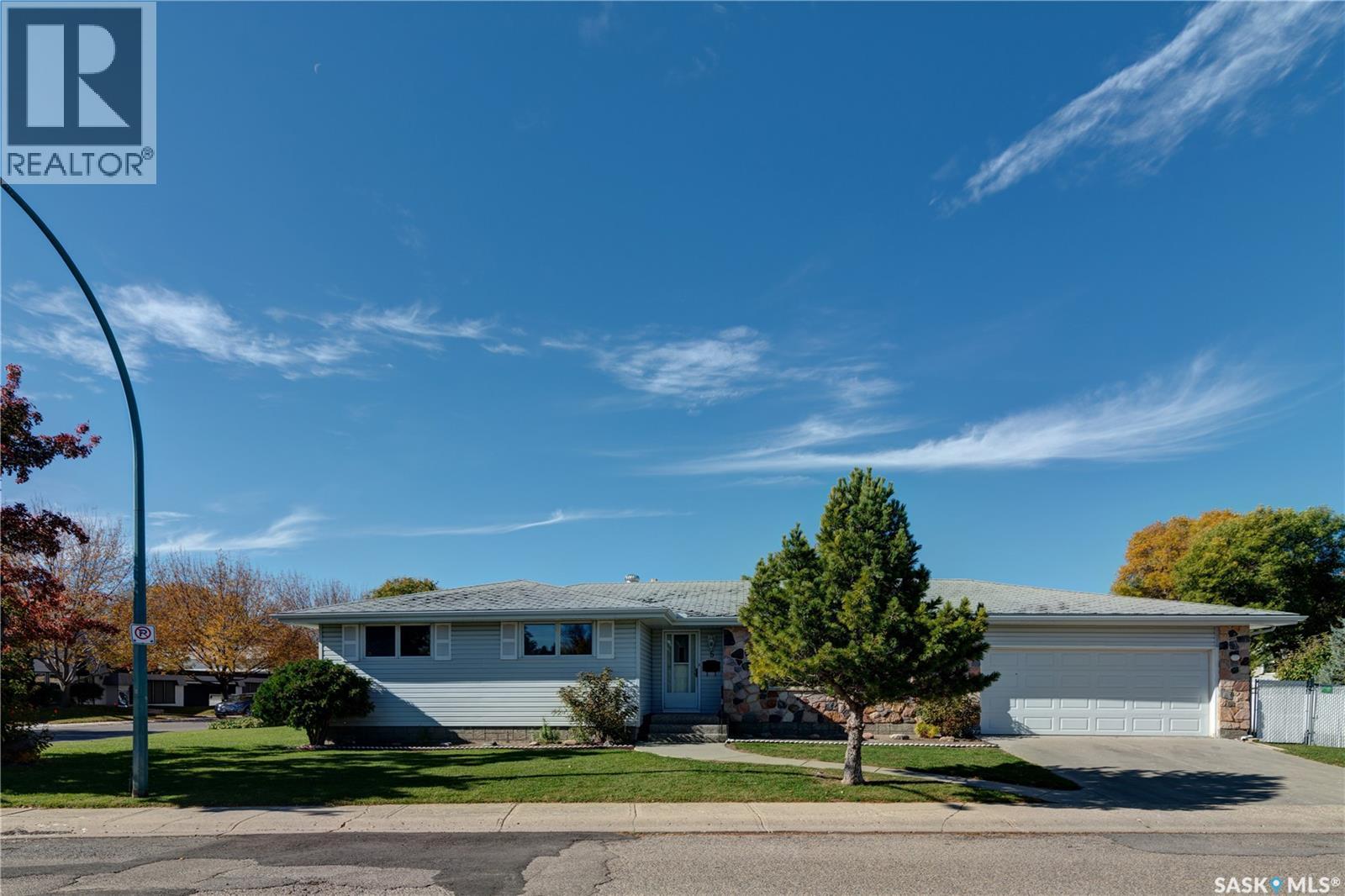 5 Wheaton Crescent Property Photo 2