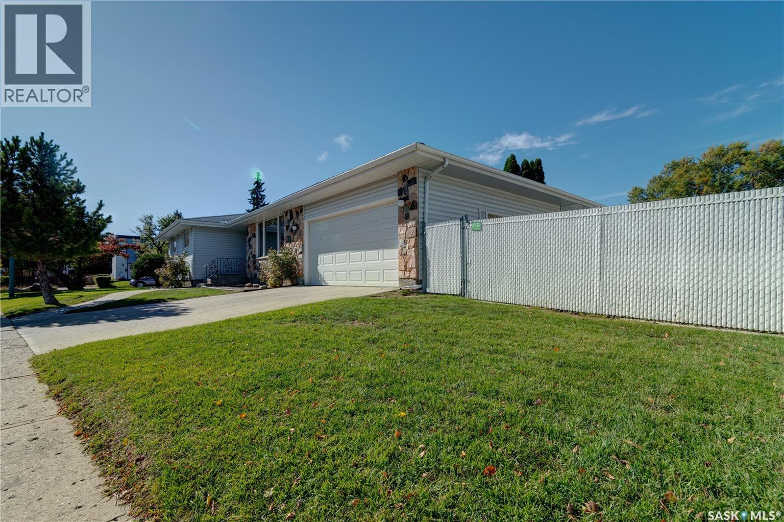 5 Wheaton Crescent Property Photo 3