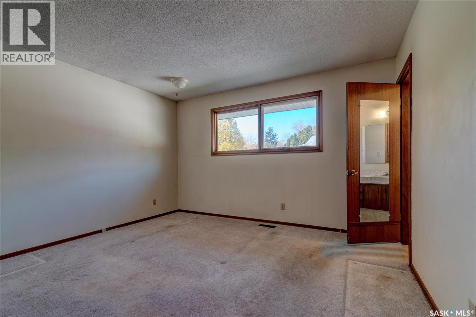 5 Wheaton Crescent Property Photo 24