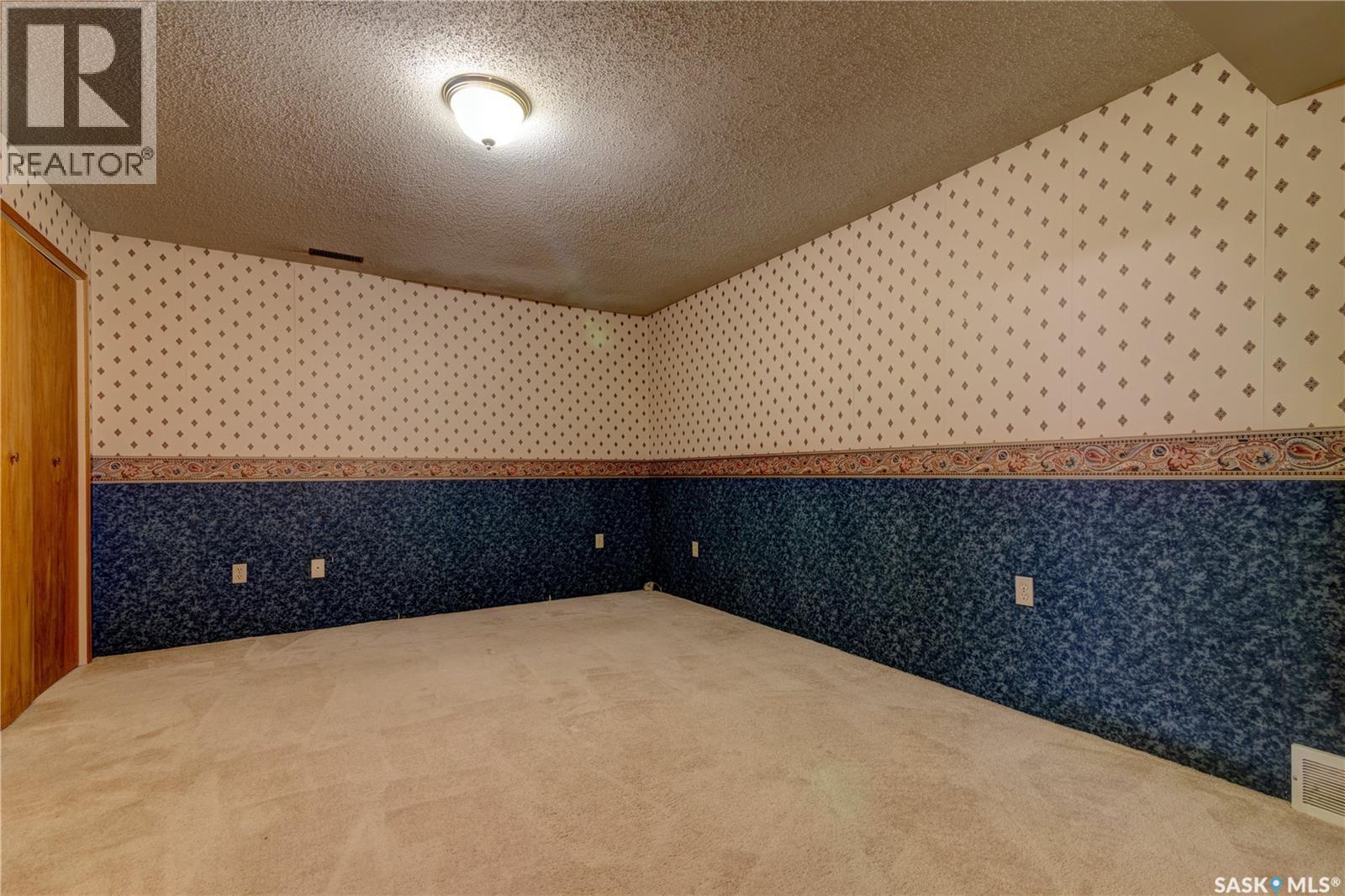 5 Wheaton Crescent Property Photo 35