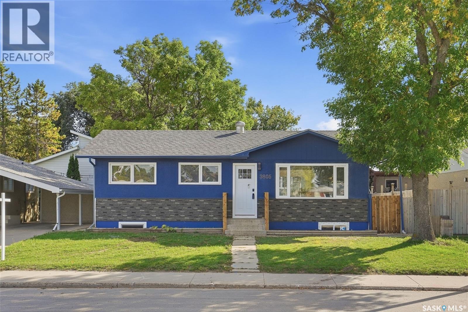 3805 Diefenbaker DRIVE Property Photo 1
