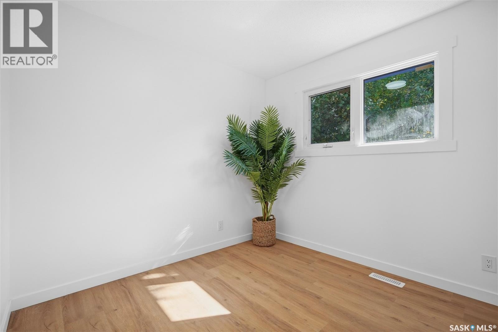 3805 Diefenbaker Drive Property Photo 14