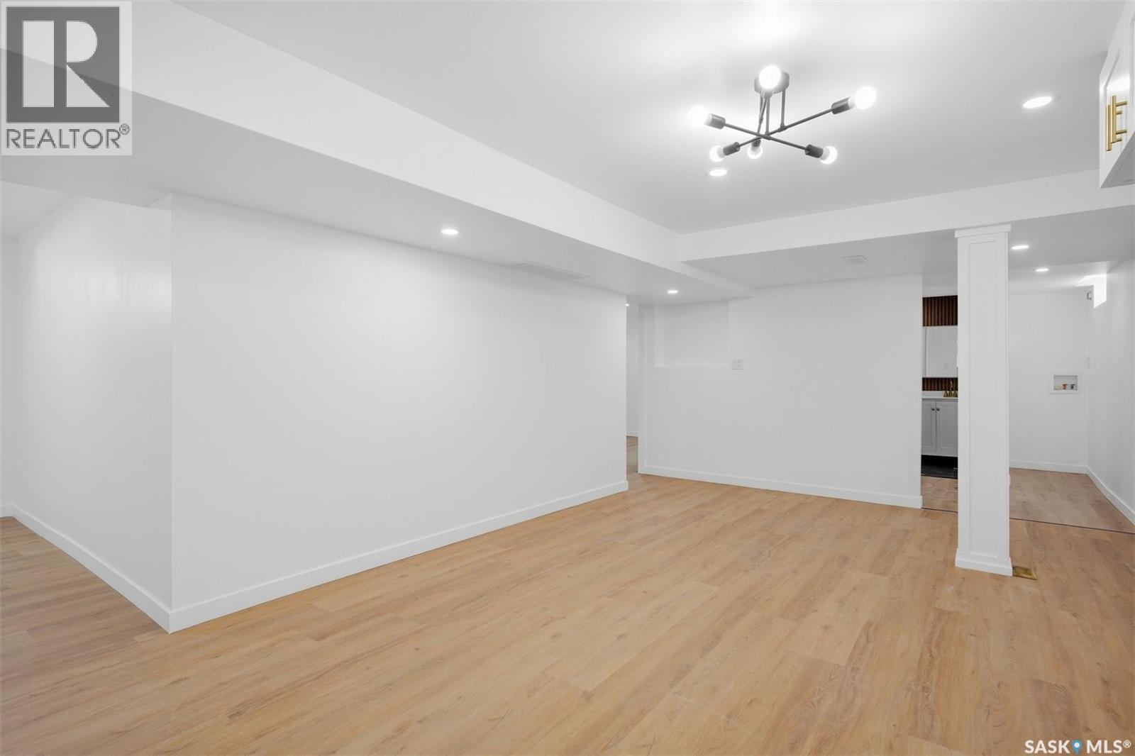 3805 Diefenbaker Drive Property Photo 22