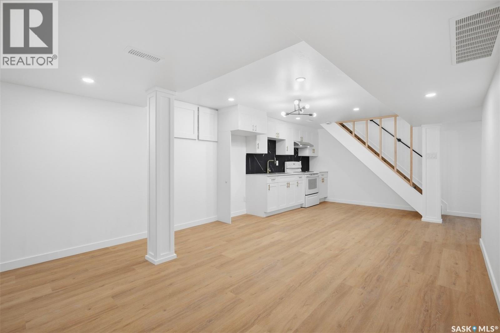 3805 Diefenbaker Drive Property Photo 26