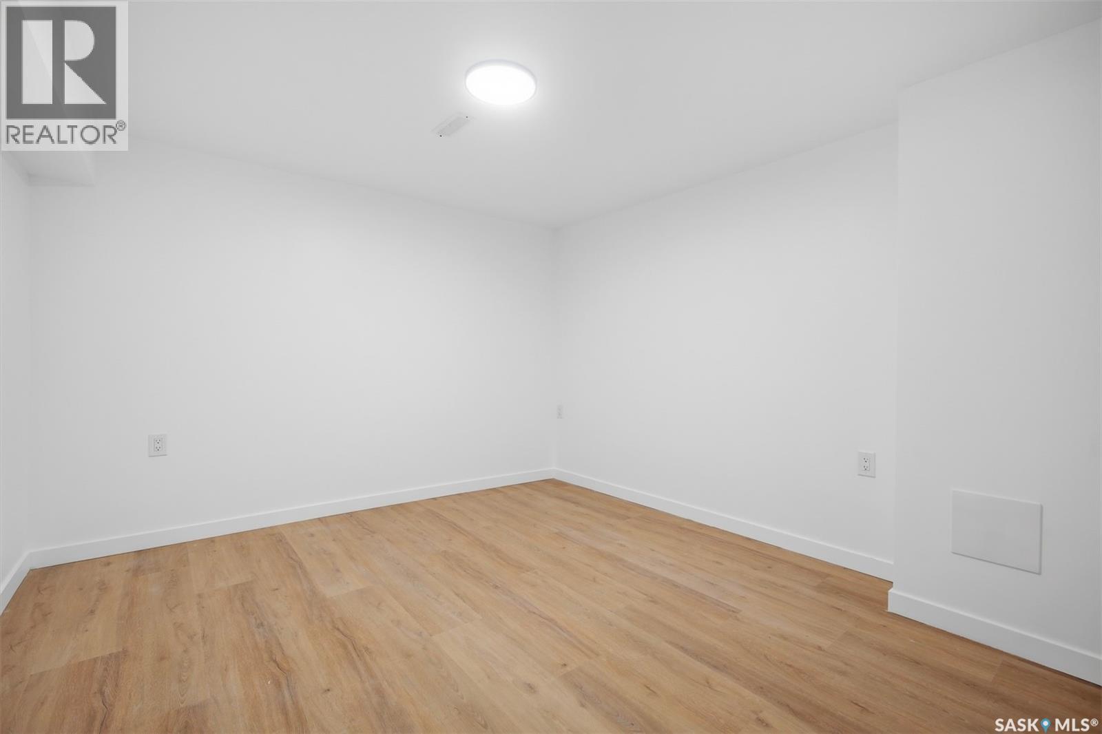 3805 Diefenbaker Drive Property Photo 27